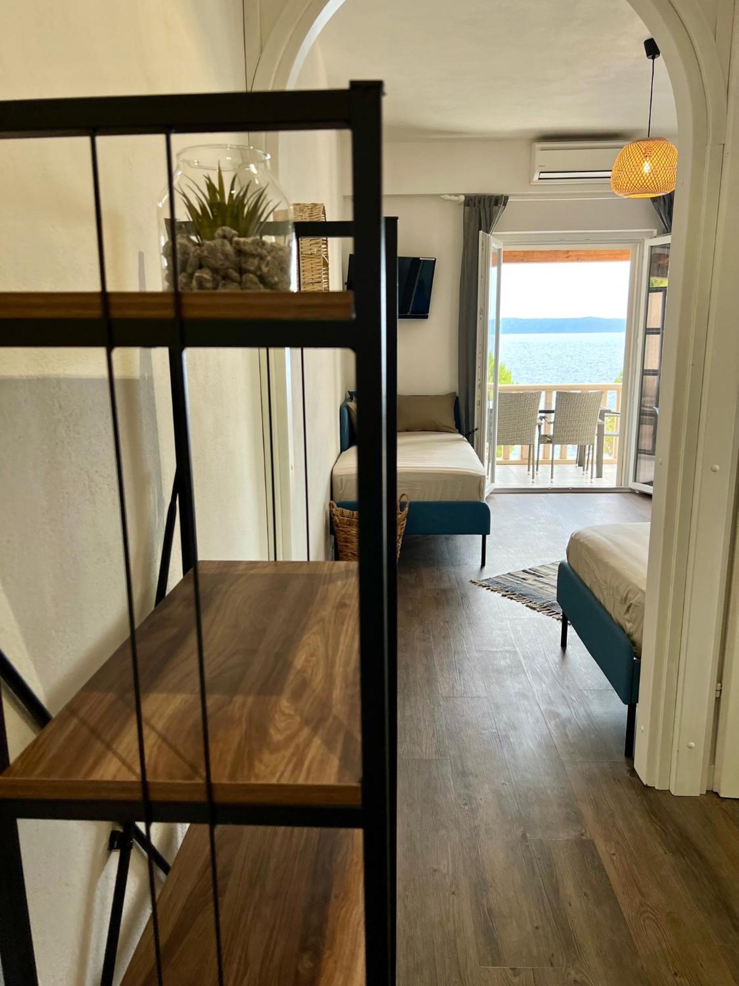 Vila Vera Seafront Apartments Сумартин Экстерьер фото